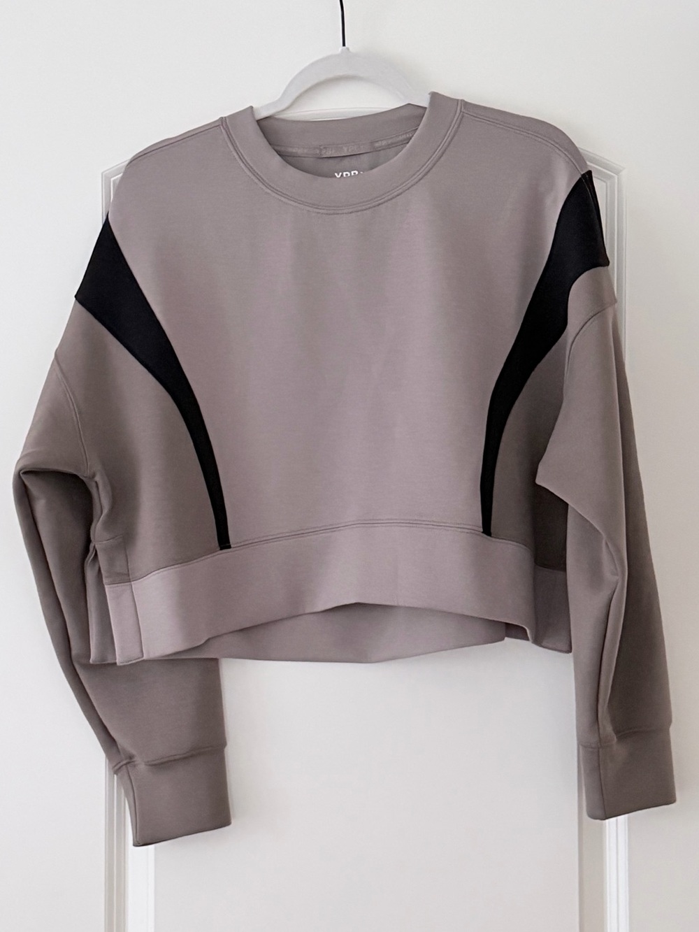 Abercrombie & Fitch YPB Cropped Taupe Sweatshirt with Black Panels